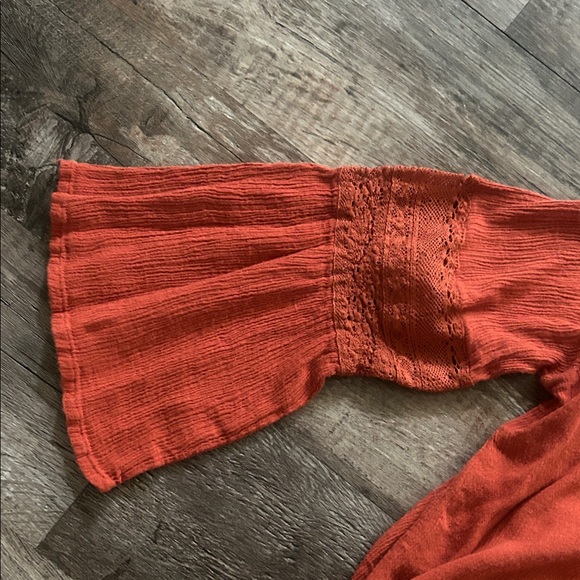 American Eagle Outfitters Women’s Rust Lace-Up Top. GREAT CONDITION - Picture 2 of 3